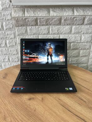 Ігровий ноутбук Lenovo IdeaPad 700-15ISK / 15.6" (1920x1080) IPS / Intel Core i7-6700HQ (4 (8) ядра по 2.6 - 3.5 GHz) / 16 GB DDR4 / 256 GB SSD + 1000 GB HDD / nVidia GeForce GTX 950M, 4 GB DDR3, 128-bit / WebCam