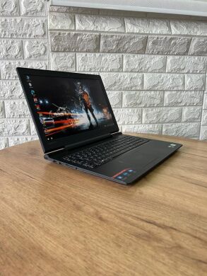 Ігровий ноутбук Lenovo IdeaPad 700-15ISK / 15.6" (1920x1080) IPS / Intel Core i7-6700HQ (4 (8) ядра по 2.6 - 3.5 GHz) / 16 GB DDR4 / 256 GB SSD + 1000 GB HDD / nVidia GeForce GTX 950M, 4 GB DDR3, 128-bit / WebCam