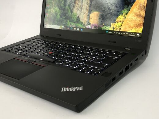 Ігровий ноутбук Б-клас Lenovo ThinkPad T470p / 14" (2560x1440) IPS / Intel Core i7-7820HQ (4 (8) ядра по 2.9 - 3.9 GHz) / 16 GB DDR4 / 512 GB SSD / nVidia GeForce 940MX, 2 GB GDDR5, 64-bit / WebCam / Win 10 Pro Ігровий ноутбук Б-клас Lenovo ThinkPad T470p / 14" (2560x1440) IPS / Intel Core i7-7820HQ (4 (8) ядра по 2.9 - 3.9 GHz) / 16 GB DDR4 / 512 GB SSD / nVidia GeForce 940MX, 2 GB GDDR5, 64-bit / WebCam / Win 10 Pro