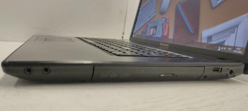 Ноутбук Б-клас Lenovo G770 / 17.3" (1600x900) TN / Intel Core i5-2520M (2 (4) ядра по 2.5 - 3.2 GHz) / 8 GB DDR3 / 500 GB HDD / AMD Radeon HD 6650M, 1 GB DDR3, 128-bit / WebCam 