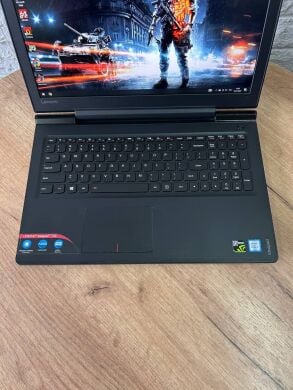 Ігровий ноутбук Lenovo IdeaPad 700-15ISK / 15.6" (1920x1080) IPS / Intel Core i7-6700HQ (4 (8) ядра по 2.6 - 3.5 GHz) / 16 GB DDR4 / 256 GB SSD + 1000 GB HDD / nVidia GeForce GTX 950M, 4 GB DDR3, 128-bit / WebCam