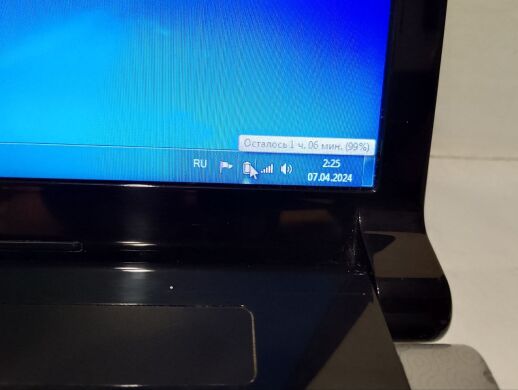 Ноутбук Dell Studio 1747 / 17.3" (1600x900) TN / Intel Core i7-720QM (4 (8) ядра по 1.6 - 2.8 GHz) / 4 GB DDR3 / 500 GB HDD / AMD Radeon HD 4650, 1GB DDR3, 128-bit / WebCam / Win 7