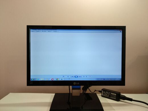 Монітор Б-клас LG Flatron E1960S-PN / 18.5" (1366x768) TN / VGA