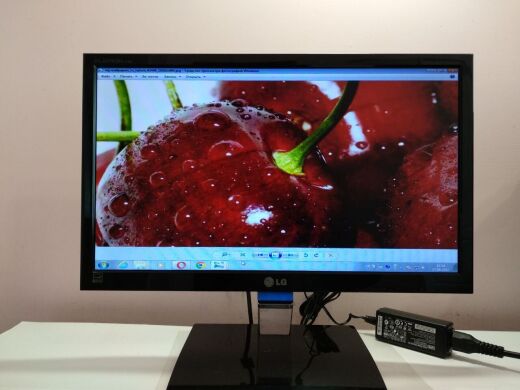 Монітор Б-клас LG Flatron E1960S-PN / 18.5" (1366x768) TN / VGA