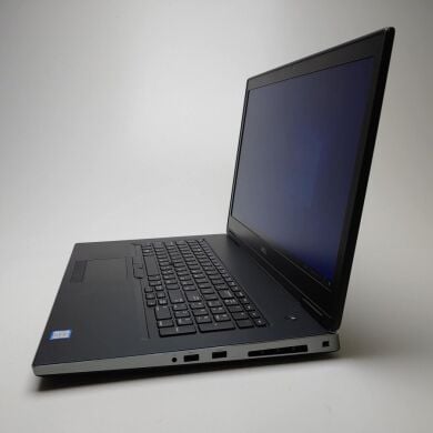 Мобільна робоча станція Dell Precision 7730 / 17.3" (1920x1080) IPS / Intel Core i7-8850H (6 (12) ядер по 2.6 - 4.3 GHz) / 16 GB DDR4 / 1000 GB SSD / AMD Radeon Pro WX 4150, 4 GB GDDR5, 128-bit / WebCam / Win 10 Pro Мобільна робоча станція Dell Precision 7730 / 17.3" (1920x1080) IPS / Intel Core i7-8850H (6 (12) ядер по 2.6 - 4.3 GHz) / 16 GB DDR4 / 1000 GB SSD / AMD Radeon Pro WX 4150, 4 GB GDDR5, 128-bit / WebCam / Win 10 Pro