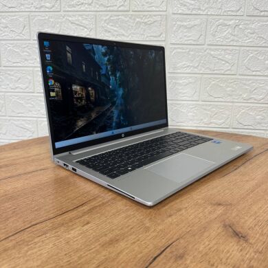 Ультрабук Б-класс HP ProBook 650 G8 / 15.6" (1920x1080) IPS / Intel Core i5-1135G7 (4 (8) ядра по 2.4 - 4.2 GHz) / 16 GB DDR4 / 512 GB SSD / Intel Iris Xe Graphics / WebCam