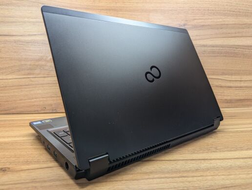 Мобільна робоча станція Fujitsu Celsius H780 / 15.6" (1920x1080) IPS / Intel Core i7-8750H (6 (12) ядер по 2.2 - 4.1 GHz) / 64 GB DDR4 / 512 GB SSD / nVidia Quadro P600, 4 GB GDDR5, 128-bit / WebCam / HDMI / Windows 10