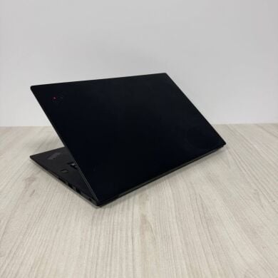 Мобільна робоча станція Б-клас Lenovo ThinkPad P15 Gen 1 / 15.6" (1920x1080) IPS / Intel Core i7-8850H (6 (12) ядер по 2.6 - 4.3 GHz) / 16 GB DDR4 / 256 GB SSD NVMe / nVidia Quadro P1000, 4 GB GDDR5, 128-bit / WebCam