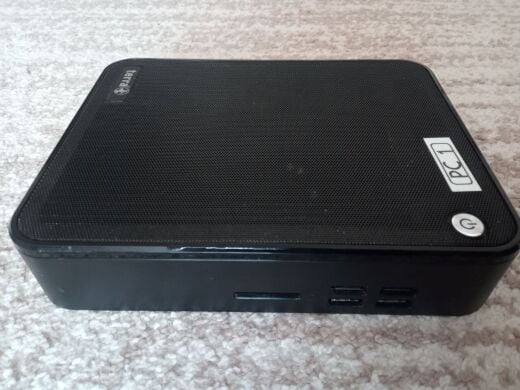 Неттоп Terra 1009386 USFF / Intel Celeron 1037U (2 ядра по 1.8 GHz) / 4 GB DDR3 / 30 GB SSD / Intel HD Graphics Неттоп Terra 1009386 USFF / Intel Celeron 1037U (2 ядра по 1.8 GHz) / 4 GB DDR3 / 30 GB SSD / Intel HD Graphics