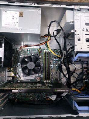 Компьютер Lenovo ThinkCentre M800 Tower / Intel Core i5-6600K (4 ядра по 3.5 - 3.9 GHz) / 16 GB DDR4 / 512 GB SSD + 500 GB HDD / nVidia Quadro K4200, 4 GB GDDR5, 256-bit / DVD-ROM