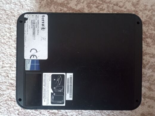 Неттоп Terra 1009386 USFF / Intel Celeron 1037U (2 ядра по 1.8 GHz) / 4 GB DDR3 / 30 GB SSD / Intel HD Graphics Неттоп Terra 1009386 USFF / Intel Celeron 1037U (2 ядра по 1.8 GHz) / 4 GB DDR3 / 30 GB SSD / Intel HD Graphics