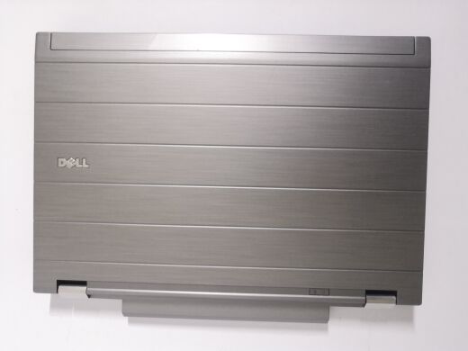 Мобильная рабочая станция Dell Precision M4500 / 15.6" (1920x1080) TN / Intel Core i5-540M (2 (4) ядра по 2.53 - 3.07 GHz) / 4 GB DDR3 / 500 GB HDD / nVidia Quadro FX 880M, 1 GB GDDR3, 128-bit / DVD-RW