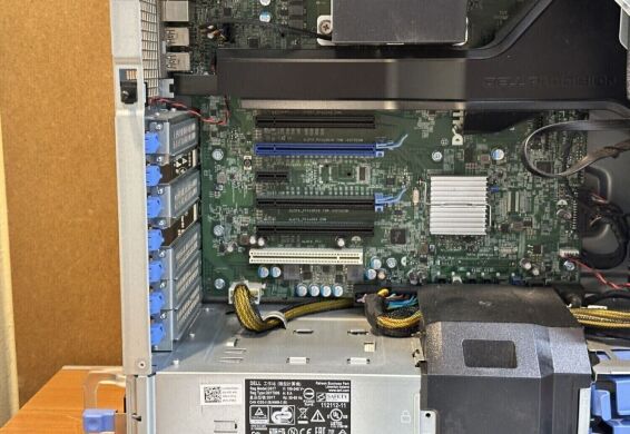 Игровой ПК Dell Precision 5810 Tower / Intel Xeon E5-1630 v4 (4 (8) ядра по 3.7 - 4.0 GHz) / 32 GB DDR4 ECC / 240 GB SSD / nVidia GeForce GTX 1050, 2 GB GDDR5, 128-bit / 685W / DVD-RW Игровой ПК Dell Precision 5810 Tower / Intel Xeon E5-1630 v4 (4 (8) ядра по 3.7 - 4.0 GHz) / 32 GB DDR4 ECC / 240 GB SSD / nVidia GeForce GTX 1050, 2 GB GDDR5, 128-bit / 685W / DVD-RW