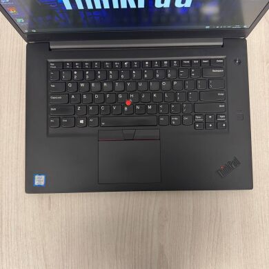 Мобільна робоча станція Б-клас Lenovo ThinkPad P15 Gen 1 / 15.6" (1920x1080) IPS / Intel Core i7-8850H (6 (12) ядер по 2.6 - 4.3 GHz) / 16 GB DDR4 / 256 GB SSD NVMe / nVidia Quadro P1000, 4 GB GDDR5, 128-bit / WebCam