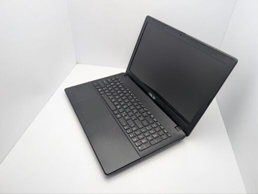 Ноутбук Asus X551 / 15.6" (1366x768) TN / Intel Celeron 1007U (2 ядра по 1.5 GHz) / 4 GB DDR3 / 250 GB HDD / Intel HD Graphics 2500 / WebCam / DVD-ROM / АКБ не держит Ноутбук Asus X551 / 15.6" (1366x768) TN / Intel Celeron 1007U (2 ядра по 1.5 GHz) / 4 GB DDR3 / 250 GB HDD / Intel HD Graphics 2500 / WebCam / DVD-ROM / АКБ не держит