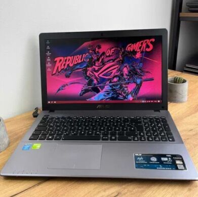 Игровой ноутбук Б-класс Asus F550L / 15.6" (1366x768) TN / Intel Core i5-4200U (2 (4) ядра по 1.6 - 2.6 GHz) / 8 GB DDR3 / 256 GB SSD / nVidia GeForce GT 750M, 2 GB GDDR5, 128-bit / WebCam / Win 10 / АКБ не держит