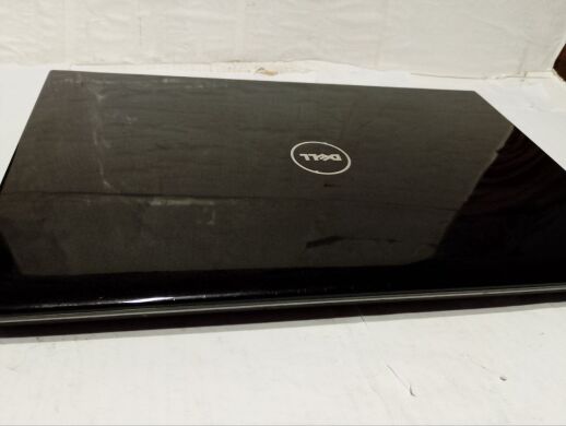Ноутбук Dell Studio 1747 / 17.3" (1600x900) TN / Intel Core i7-720QM (4 (8) ядра по 1.6 - 2.8 GHz) / 4 GB DDR3 / 500 GB HDD / AMD Radeon HD 4650, 1GB DDR3, 128-bit / WebCam / Win 7