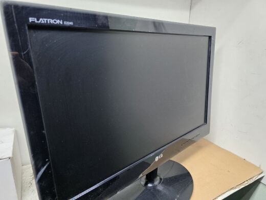 Монітор Б-клас LG Flatron E2240-PN / 22" (1920x1080) TN / 1x DVI, 1x VGA / Кабелі в комплекті Монітор Б-клас LG Flatron E2240-PN / 22" (1920x1080) TN / 1x DVI, 1x VGA / Кабелі в комплекті