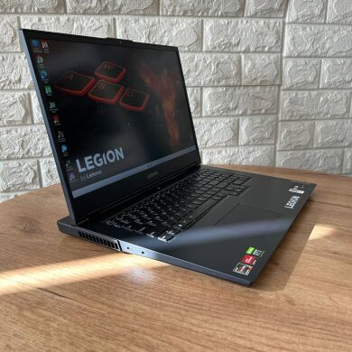 Ігровий ноутбук Lenovo Legion 5-17ACH6H / 17.3" (1920x1080) IPS / AMD Ryzen 7 5800H (8 (16) ядер по 3.2 - 4.4 GHz) / 8 GB DDR4 / 512 GB SSD / nVidia GeForce RTX 3050, 4 GB GDDR6, 128-bit / WebCam