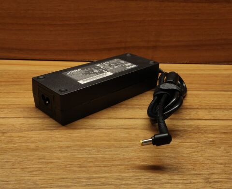 Блок живлення для ноутбука Acer / 120 W / 19 V / 6.32 A / 5.5 x 1.7 mm