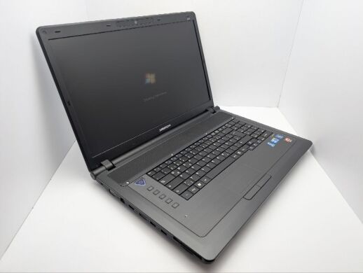 Ноутбук Medion Akoya P8416 / 18.4" (1600x900) TN / Intel Core i3-350M (2 (4) ядра по 2.26 GHz) / 6 GB DDR3 / 500 GB HDD / AMD Radeon HD 4650, 1 GB GDDR3, 128-bit / WebCam / DVD-ROM