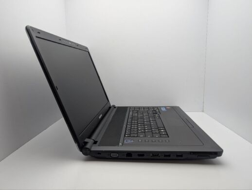 Ноутбук Medion Akoya P8416 / 18.4" (1600x900) TN / Intel Core i3-350M (2 (4) ядра по 2.26 GHz) / 6 GB DDR3 / 500 GB HDD / AMD Radeon HD 4650, 1 GB GDDR3, 128-bit / WebCam / DVD-ROM