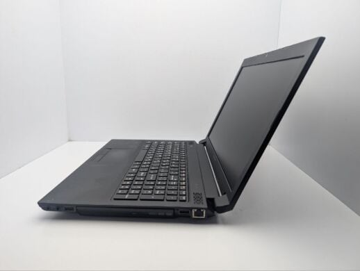 Ноутбук Lenovo B575e / 15.6" (1366x768) TN / AMD E2-1800 (2 ядра по 1.7 GHz) / 8 GB DDR3 / 320 GB HDD / AMD Radeon HD 7340 Graphics / WebCam / DVD-ROM