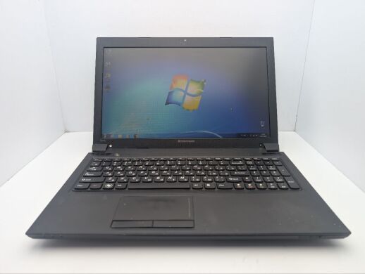Ноутбук Lenovo B575e / 15.6" (1366x768) TN / AMD E2-1800 (2 ядра по 1.7 GHz) / 8 GB DDR3 / 320 GB HDD / AMD Radeon HD 7340 Graphics / WebCam / DVD-ROM