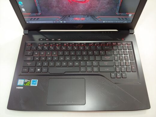 Игровой ноутбук Asus ROG Strix GL503G / 15.6" (1920x1080) TN LED / Intel Core i7-8750H (6 (12) ядер по 2.2 - 4.1 GHz) / 16 GB DDR4 / 256 GB SSD+1000 GB HDD / nVidia GeForce GTX 1050 Ti, 4 GB GDDR5, 128-bit / WebCam / USB 3.0 / HDMI / Thunderbolt / MiniDP Игровой ноутбук Asus ROG Strix GL503G / 15.6" (1920x1080) TN LED / Intel Core i7-8750H (6 (12) ядер по 2.2 - 4.1 GHz) / 16 GB DDR4 / 256 GB SSD+1000 GB HDD / nVidia GeForce GTX 1050 Ti, 4 GB GDDR5, 128-bit / WebCam / USB 3.0 / HDMI / Thunderbolt / MiniDP