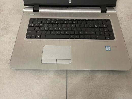 Ігровий ноутбук HP ProBook 470 G3 / 17.3" (1600x900) TN / Intel Core i5-6200U (2 (4) ядра по 2.3 - 2.8 GHz) / 8 GB DDR4 / 128 GB SSD + 500 GB HDD / AMD Radeon R7 M340, 2 GB DDR3, 64-bit / WebCam / DVD-RW / HDMI