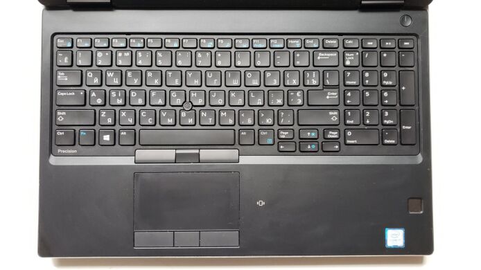 Мобильная рабочая станция Dell Precision 7530 / 15.6" (1920x1080) IPS / Intel Core i7-8850H (6 (12) ядер по 2.6 - 4.3 GHz) / 32 GB DDR4 / 128 GB SSD + 512 GB SSD / nVidia Quadro P1000, 4 GB GDDR5, 128-bit / WebCam