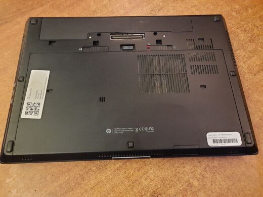 Мобильная рабочая станция HP EliteBook 8570w / 15.6" (1600x900) TN / Intel Core i7-3740QM (4 (8) ядра по 2.7 - 3.7 GHz) / 8 GB DDR3 / 500 GB HDD / nVidia Quadro K1000M, 2 GB DDR3, 128-bit / WebCam / DisplayPort