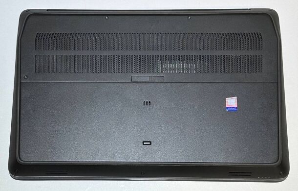 Мобильная рабочая станция HP zBook 17 G4 / 17.3" (1920x1080) IPS / Intel Xeon E3-1535M v6 (4 (8) ядра по 3.1 - 4.2 GHz) / 32 GB DDR4 / 500 GB SSD / nVidia Quadro P4000, 8 GB GDDR5, 256-bit / WebCam Мобильная рабочая станция HP zBook 17 G4 / 17.3" (1920x1080) IPS / Intel Xeon E3-1535M v6 (4 (8) ядра по 3.1 - 4.2 GHz) / 32 GB DDR4 / 500 GB SSD / nVidia Quadro P4000, 8 GB GDDR5, 256-bit / WebCam