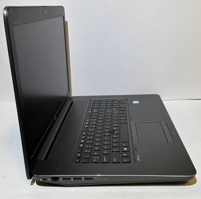 Мобильная рабочая станция HP zBook 17 G4 / 17.3" (1920x1080) IPS / Intel Xeon E3-1535M v6 (4 (8) ядра по 3.1 - 4.2 GHz) / 32 GB DDR4 / 500 GB SSD / nVidia Quadro P4000, 8 GB GDDR5, 256-bit / WebCam Мобильная рабочая станция HP zBook 17 G4 / 17.3" (1920x1080) IPS / Intel Xeon E3-1535M v6 (4 (8) ядра по 3.1 - 4.2 GHz) / 32 GB DDR4 / 500 GB SSD / nVidia Quadro P4000, 8 GB GDDR5, 256-bit / WebCam