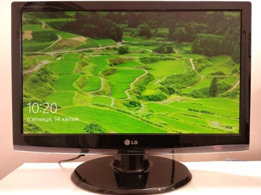 Монитор Б-класс LG Flatron W2453TQ / 24" (1920x1080) TN / VGA, DVI