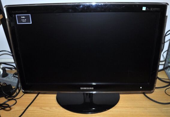Монитор Б-класс Samsung SyncMaster P2270 / 22" (1920x1080) TN / DVI + Кабели подключения