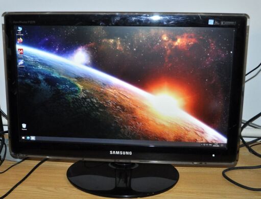 Монитор Б-класс Samsung SyncMaster P2270 / 22" (1920x1080) TN / DVI + Кабели подключения