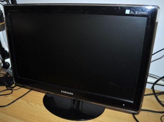 Монитор Б-класс Samsung SyncMaster P2270 / 22" (1920x1080) TN / DVI + Кабели подключения