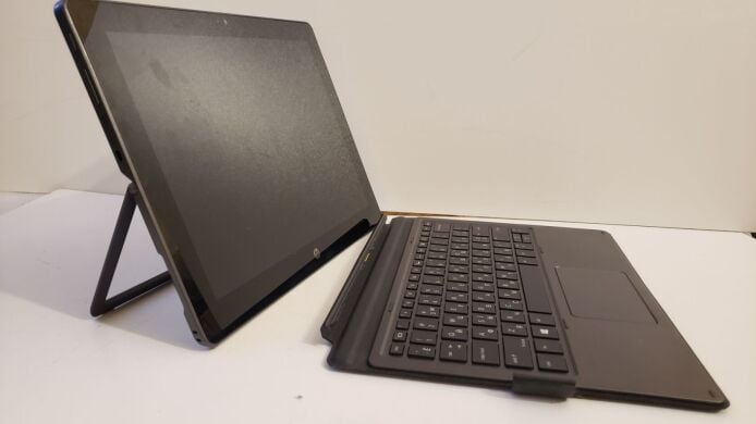 Нетбук-трансформер HP Pro x2 612 G2 / 12" (1920x1280) IPS Touch / Intel Core i5-7Y57 (2 (4) ядра по 1.2 - 3.3 GHz) / 8 GB DDR3 / 256 GB SSD / Intel HD Graphics 615 / WebCam / Win 10 Pro