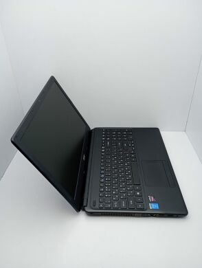 Ноутбук Acer Aspire E1-572G / 15.6" (1366x768) TN / Intel Core i5-4200U (2 (4) ядра по 1.6 - 2.6 GHz) / 8 GB DDR3 / 240 GB SSD / AMD Radeon HD 8670M, 1 GB DDR3, 64-bit / WebCam