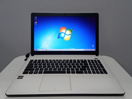 Ноутбук Asus K501U / 15.6" (1366x768) TN / AMD E2-1800 (2 ядра 1.7 GHz) / 4 GB DDR3 / 500 GB HDD / AMD Radeon HD 7340 Graphics / WebCam / АКБ не держит