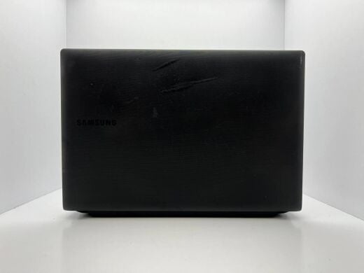 Ноутбук Б-класс Samsung RV515 / 15.6" (1366x768) TN / Intel Core i3-370M (2 (4) ядра по 2.4 GHz) / 4 GB DDR3 / 500 GB HDD / nVidia GeForce 315M, 512 MB GDDR3, 64-bit / WebCam