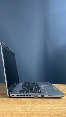 Ноутбук HP EliteBook 745 G4 / 14" (1920x1080) TN / AMD A12-8830B (4 ядра по 2.5 - 3.4 GHz) / 8 GB DDR4 / 256 GB SSD / AMD Radeon R7 Graphics / WebCam