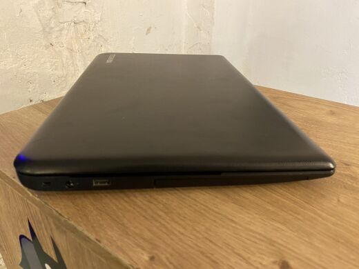 Ноутбук Toshiba Satellite Pro C70 / 17.3" (1600x900) TN / Intel Core i5-5200U (2 (4) ядра по 2.2 - 2.7 GHz) / 4 GB DDR3 / 120 GB SSD / AMD Radeon R7 M260, 1 GB DDR3, 64-bit / WebCam Ноутбук Toshiba Satellite Pro C70 / 17.3" (1600x900) TN / Intel Core i5-5200U (2 (4) ядра по 2.2 - 2.7 GHz) / 4 GB DDR3 / 120 GB SSD / AMD Radeon R7 M260, 1 GB DDR3, 64-bit / WebCam