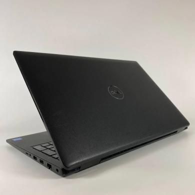 Ультрабук Б-класс Dell Latitude 3520 / 15.6" (1920x1080) IPS / Intel Core i5-1135G7 (4 (8) ядра по 2.4 - 4.2 GHz) / 16 GB DDR4 / 256 GB SSD / Intel Iris Xe Graphics / WebCam / HDMI