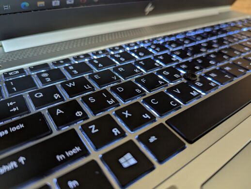 Ультрабук Б-клас HP EliteBook 850 G5 / 15.6" (1920x1080) IPS / Intel Core i5-7300U (2 (4) ядра по 2.6 - 3.5 GHz) / 16 GB DDR4 / 512 GB SSD / Intel HD Graphics 620 / TouchID / Windows 10