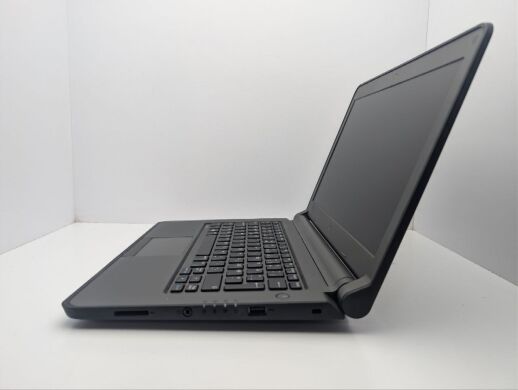 Ноутбук Dell Latitude 3350 / 13.3" (1366x768) TN / Intel Core i3-5005U (2 (4) ядра по 2.0 GHz) / 8 GB DDR3 / 120 GB SSD / Intel HD Graphics 5500 / WebCam