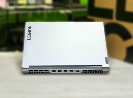 Ігровий ноутбук Lenovo Legion Slim 5 16IRH8 / 16" (2560x1600) IPS / Intel Core i5-13500H (12 (16) ядер по 3.5 - 4.7 GHz) / 16 GB DDR5 / 512 GB SSD M.2 / nVidia GeForce RTX 4060, 8 GB GDDR6, 128-bit / WebCam / Win 11 Home