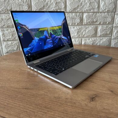 Ультрабук-трансформер Samsung NP930MBE-K05US / 13.3" (1920x1080) IPS Touch / Intel Core i7-8565U (4 (8) ядра по 1.8 - 4.6 GHz) / 16 GB DDR4 / 256 GB SSD / Intel UHD Graphics / WebCam