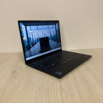 Ультрабук Б-клас Lenovo ThinkPad X1 Carbon Gen 9 / 14" (1920x1200) IPS / Intel Core i7-1165G7 (4 (8) ядра по 2.8 - 4.7 GHz) / 16 GB DDR4 / 512 GB SSD NVMe / Intel Iris Xe Graphics / WebCam Ультрабук Б-клас Lenovo ThinkPad X1 Carbon Gen 9 / 14" (1920x1200) IPS / Intel Core i7-1165G7 (4 (8) ядра по 2.8 - 4.7 GHz) / 16 GB DDR4 / 512 GB SSD NVMe / Intel Iris Xe Graphics / WebCam